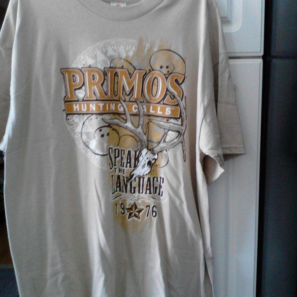 Men's short sleeve tee shirt.